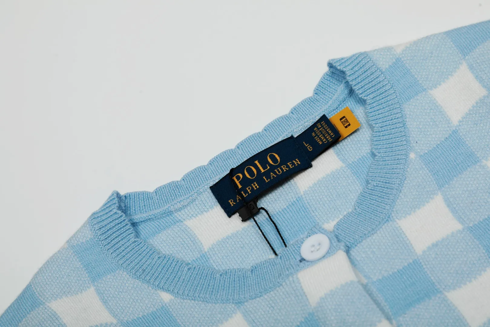 P166 💰 "Top quality" Style number: DS115# (on sale all year round) [Ralph Lauren plaid jacquard basic pony embroidered logo knitted cardigan short-sleeved] ✅Ralph Lauren all-match goddess style plain plaid knitted cardigan short-sleeved for all seasons ✅Main provider of platform live broadcast Wholesale entities ✅ZP quality 1:1 version Scan the code to enter the GF website Counter quality ✅Detailed quality The only one in Guangzhou Imported quality cotton yarn, focusing on high-end, cost-effective, good quality needless to say ✅The version restores the original version, loose, comfortable and stress-free, simple is high-end, classic is eternal, ✅The upper body is simple and easy to match, a must-have for goddess ootd. Good-looking clothes are never picky. A must-have in the goddess' wardrobe. Size: S-L Color: Navy Gray Yellow Pink Light Blue Red